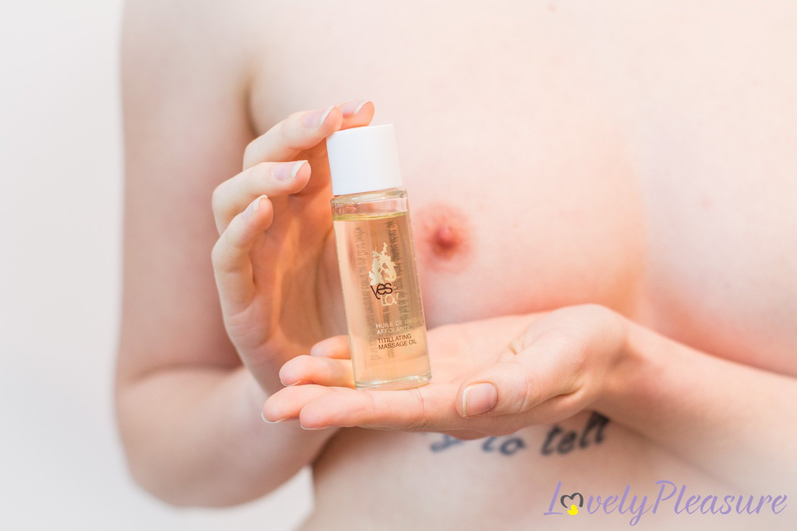 Photo 6 de Miss et de l'huile de massage Affolante - YesForLov