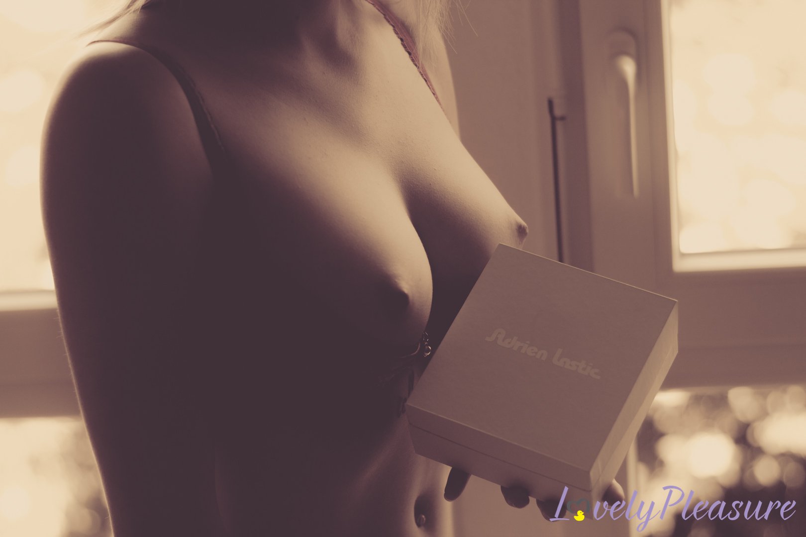 Photo 40 du vibromasseur Caress - Adrien Lastic